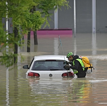 Alluvione in Emilia-Romagna, reportage dall’apocalisse: pioggia, fango e dolore sotto un cielo di pietra