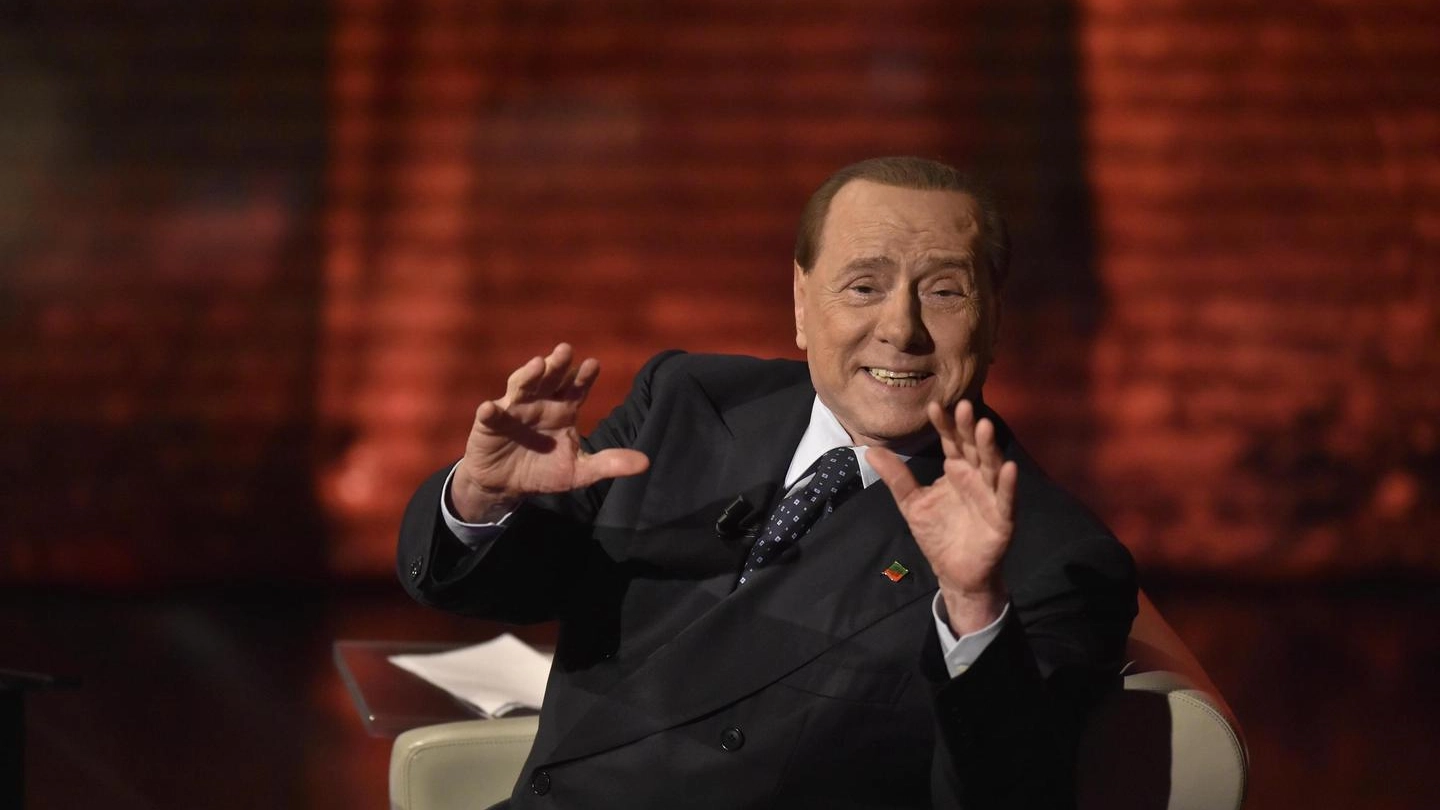 Silvio Berlusconi durante la trasmissione televisiva 'Che tempo che fa' (ansa)