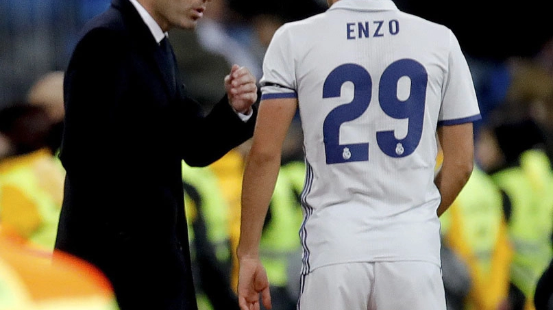 Zinedine Zidane col figlio Enzo (Lapresse)