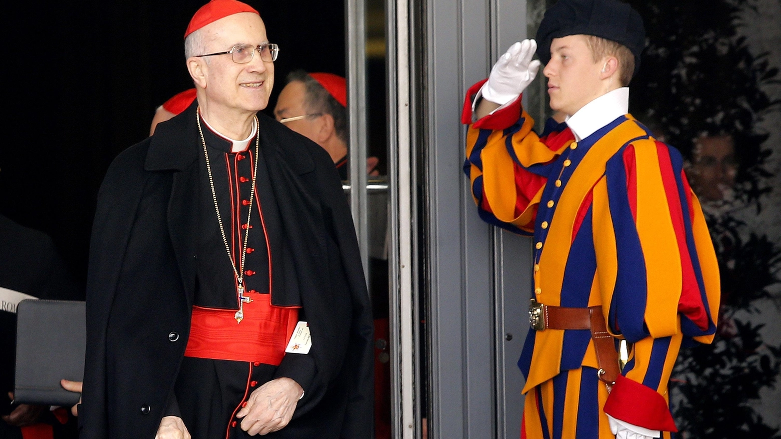 Il cardinale Tarcisio Bertone (Ansa)