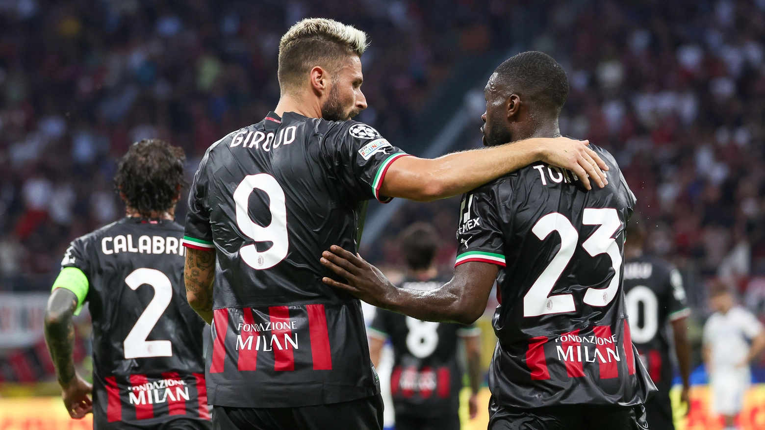 Il Milan guida la classifica di Serie A insieme a Napoli e Atalanta