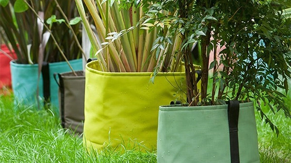 10 accessori di design per la cura del tuo giardino o balcone