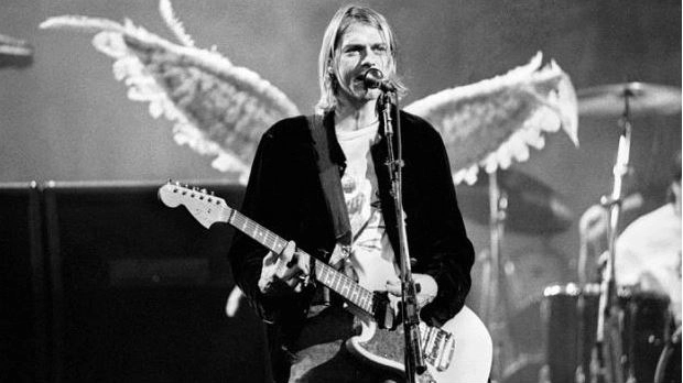 Kurt Cobain duranta un concerto dei Nirvana 