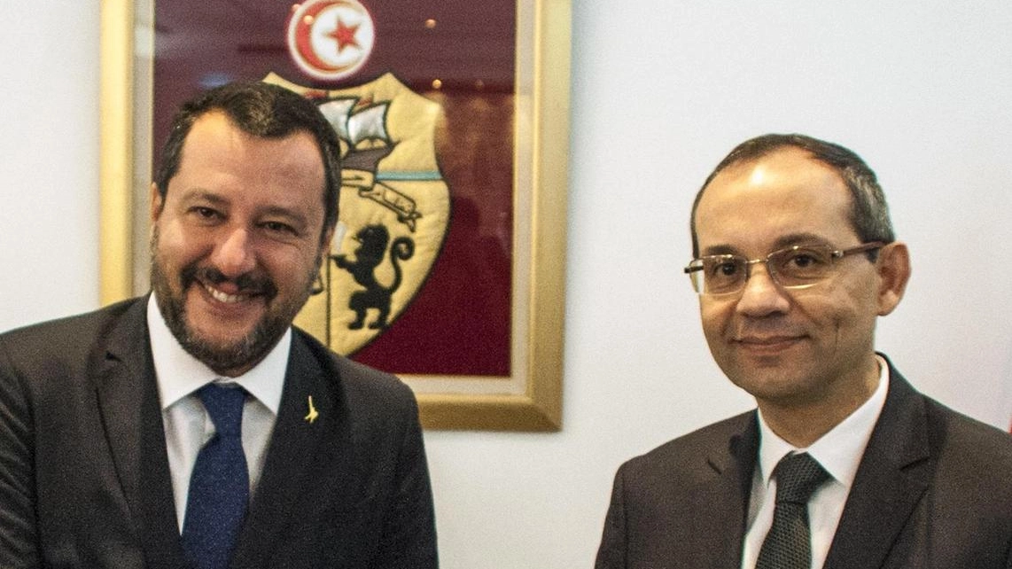Matteo Salvini con il suo omologo tunisino  Hichem Fourati (Ansa)