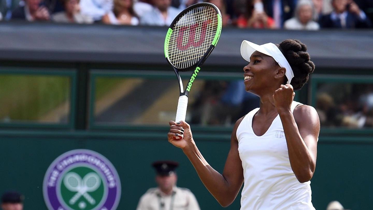 Venus Williams esulta dopo aver conquistato la finale di Wimbledon 2017 (Ansa)