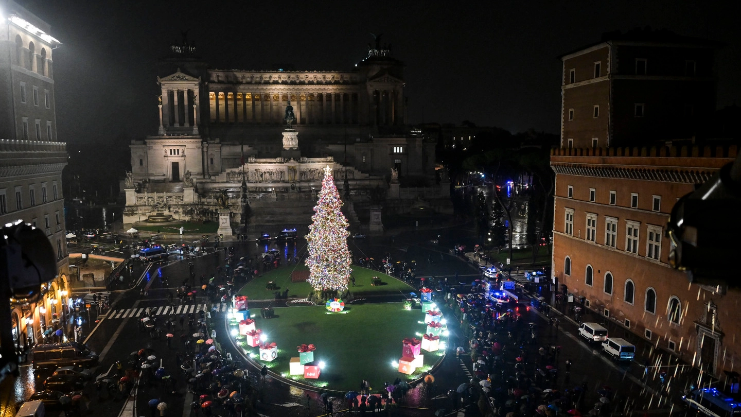 L'accensione dell'albero di Natale a piazza Venezia
