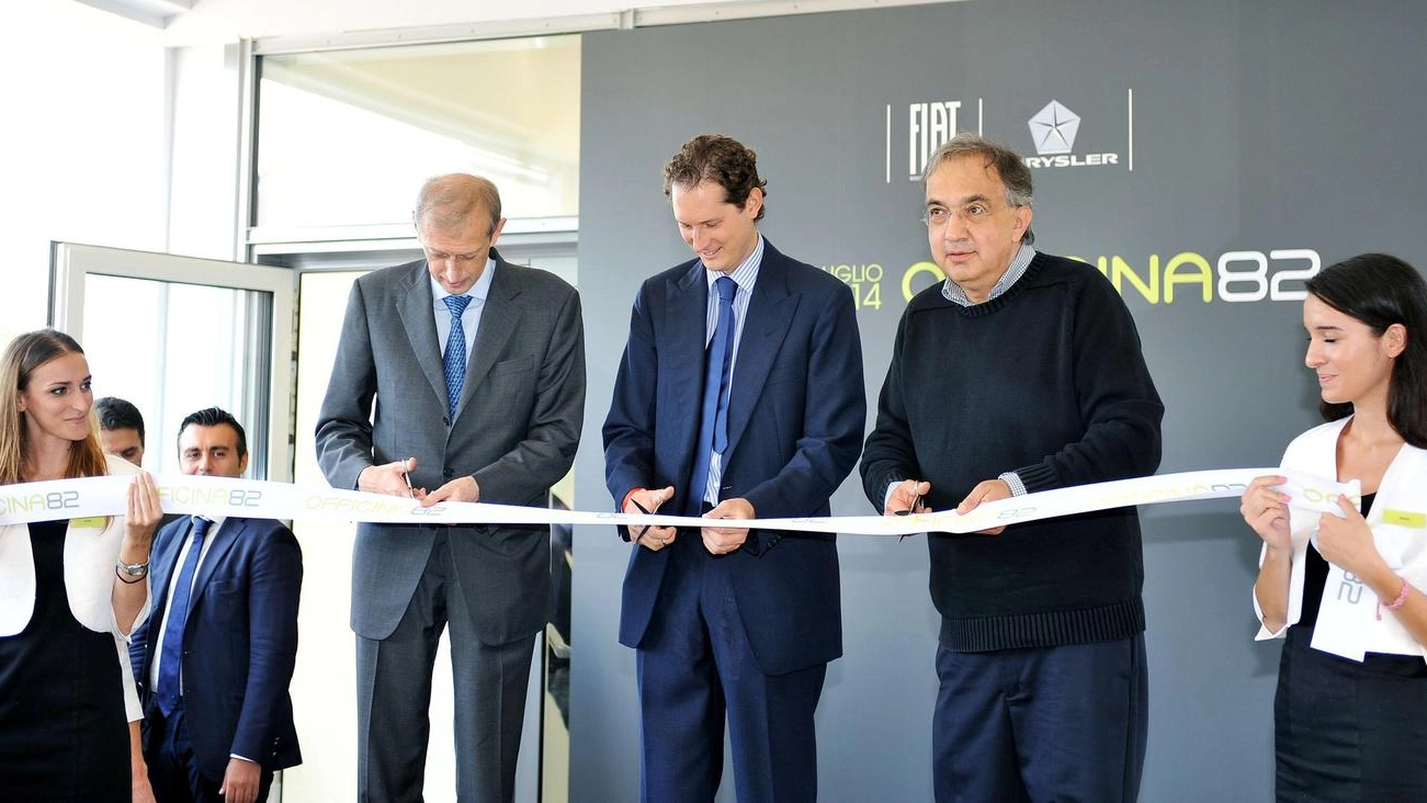 Il sindaco Piero Fassino, John Elkann e Sergio Marchionne inaugurano Officina 82 della Fiat (Ansa)