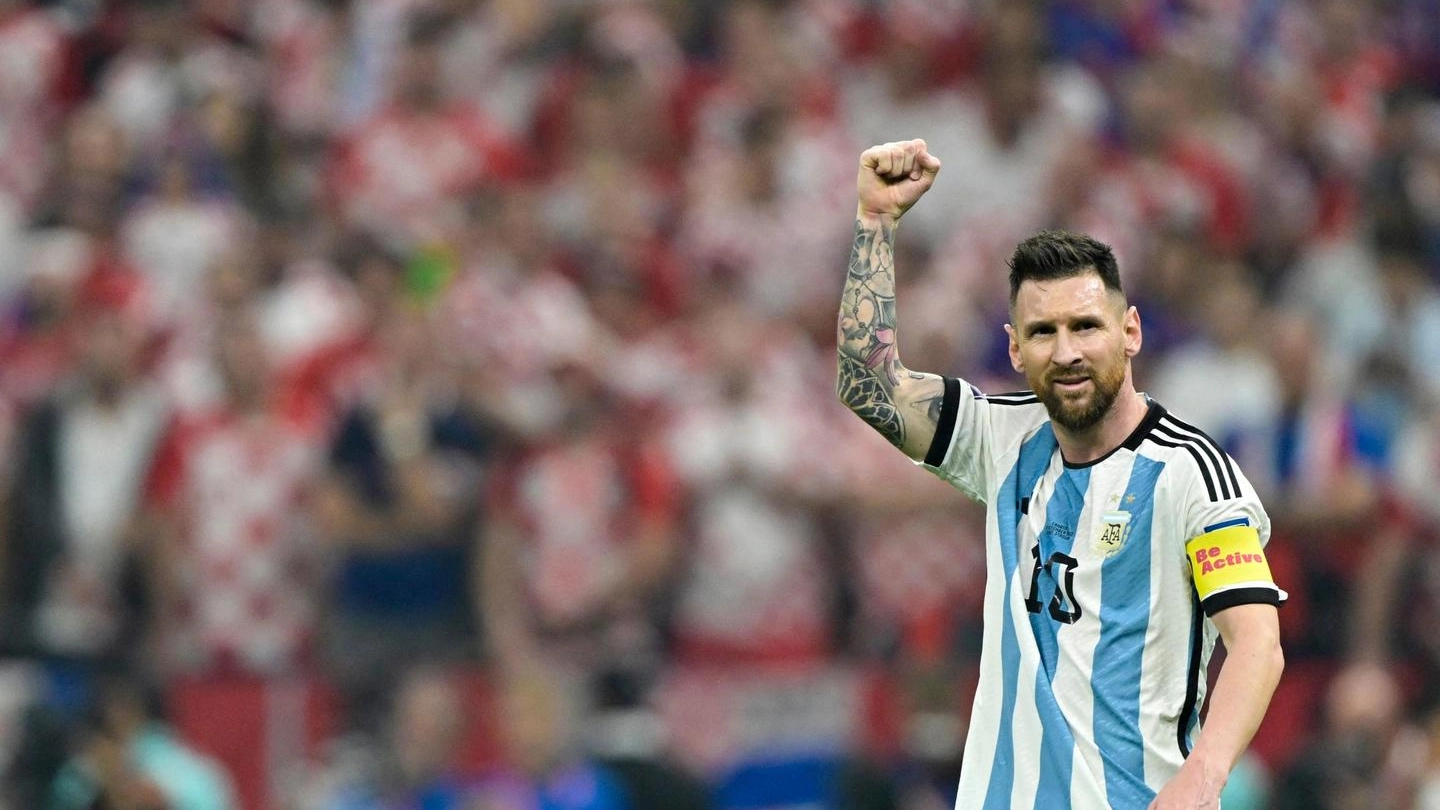Leo Messi con la sua Argentina giorcherà la finale dei Mondiali contro la Francia (Ansa)