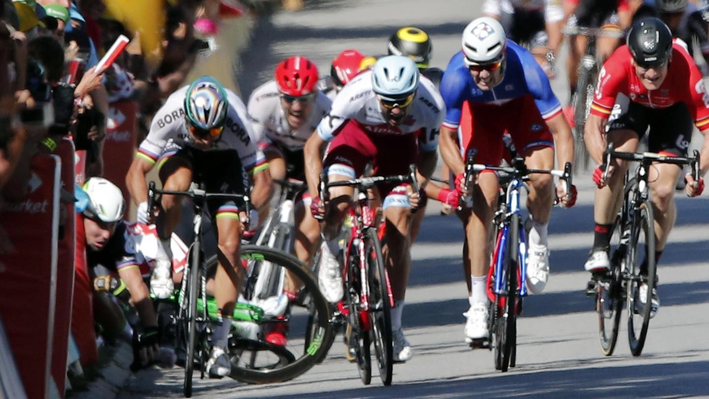 Tour de France, Peter Sagan squalificato dopo la volata (Ansa)