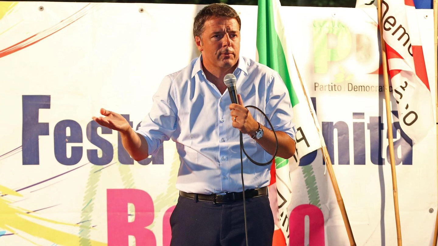Il segretario del Pd Matteo Renzi a una Festa dell'Unità (Ansa)