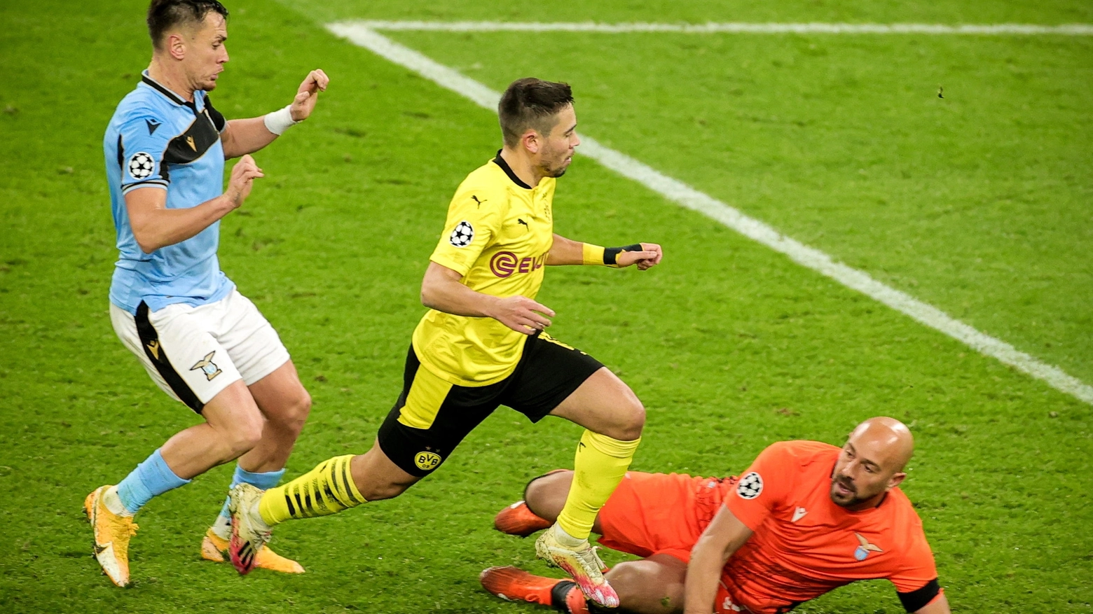 Reina contro il Borussia Dortmund