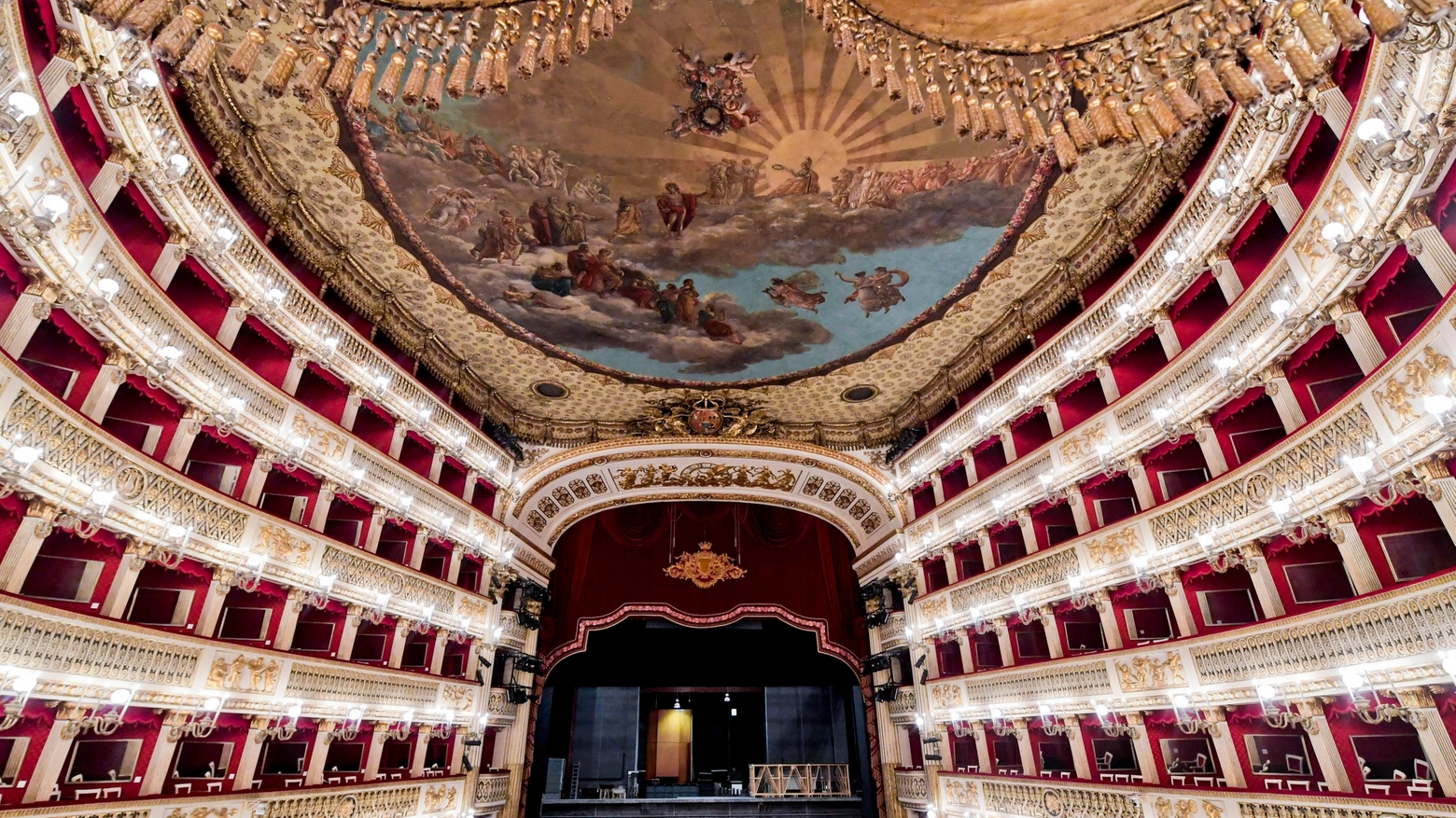 Napoli, il San Carlo riapre al pubblico in presenza per "La Traviata"