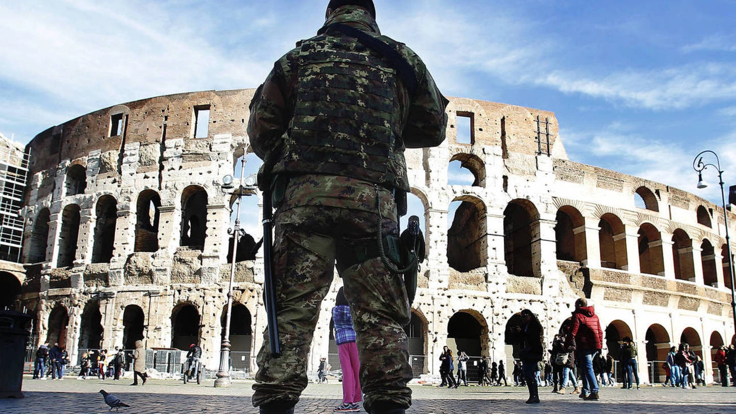 Controlli anti terrorismo al Colosseo (OLycom)