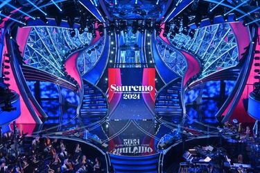 Quanto guadagnano i cantanti a Sanremo 2024: i cachet Rai. Duetti pagati a parte
