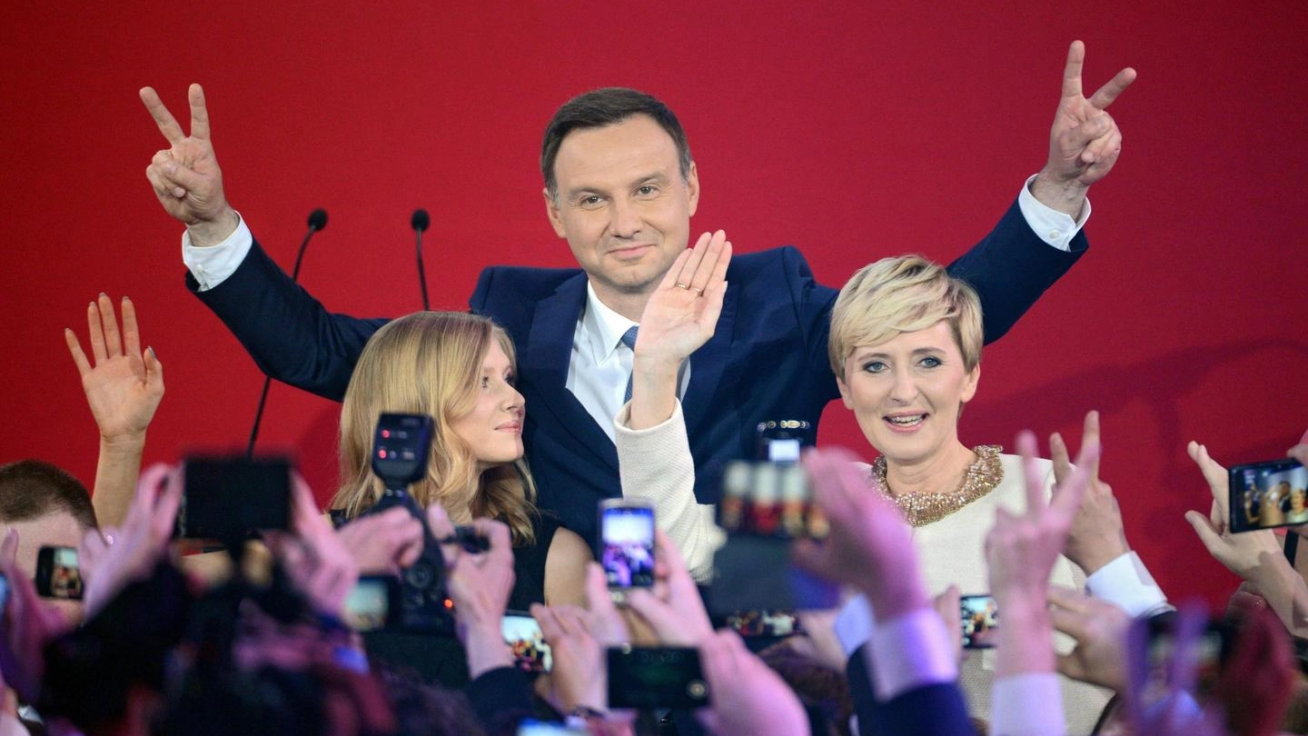  Andrzej Duda ha vinto il ballottaggio per le presidenziali polacche (Ansa)