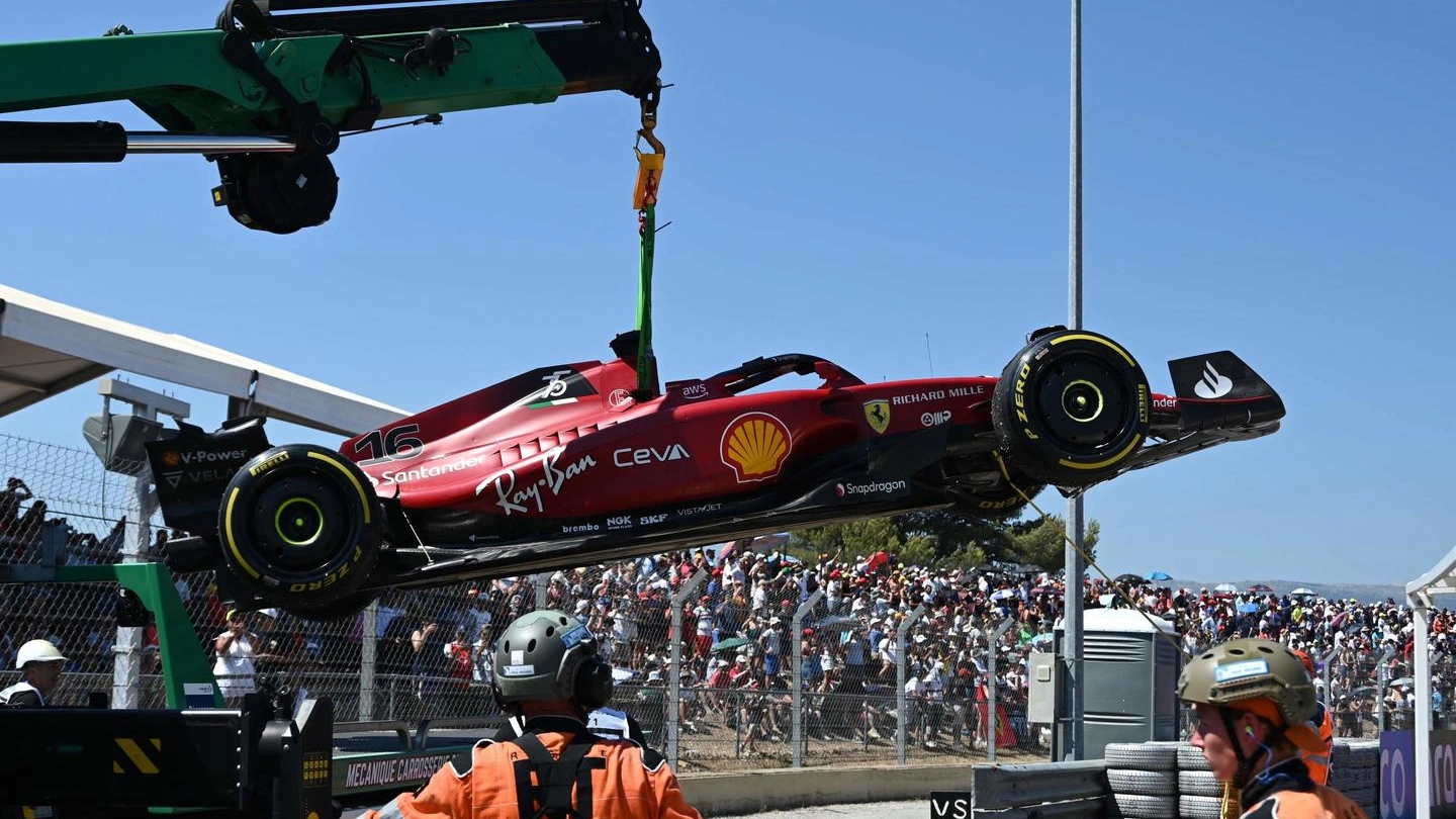 La Ferrari di Leclerc dopo l'uscita al Gp di Francia (Ansa)