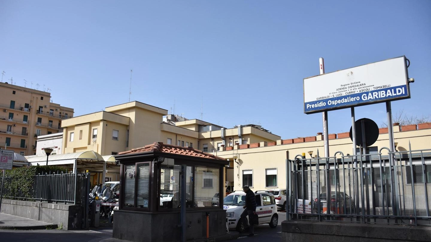 L'ospedale Garibaldi di Catania nella foto d'archivio (Ansa)