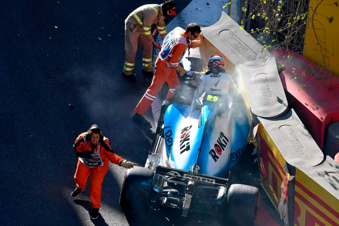 L'incidente a Kubica durante di qualifiche del Gp a Baku (Lapresse)