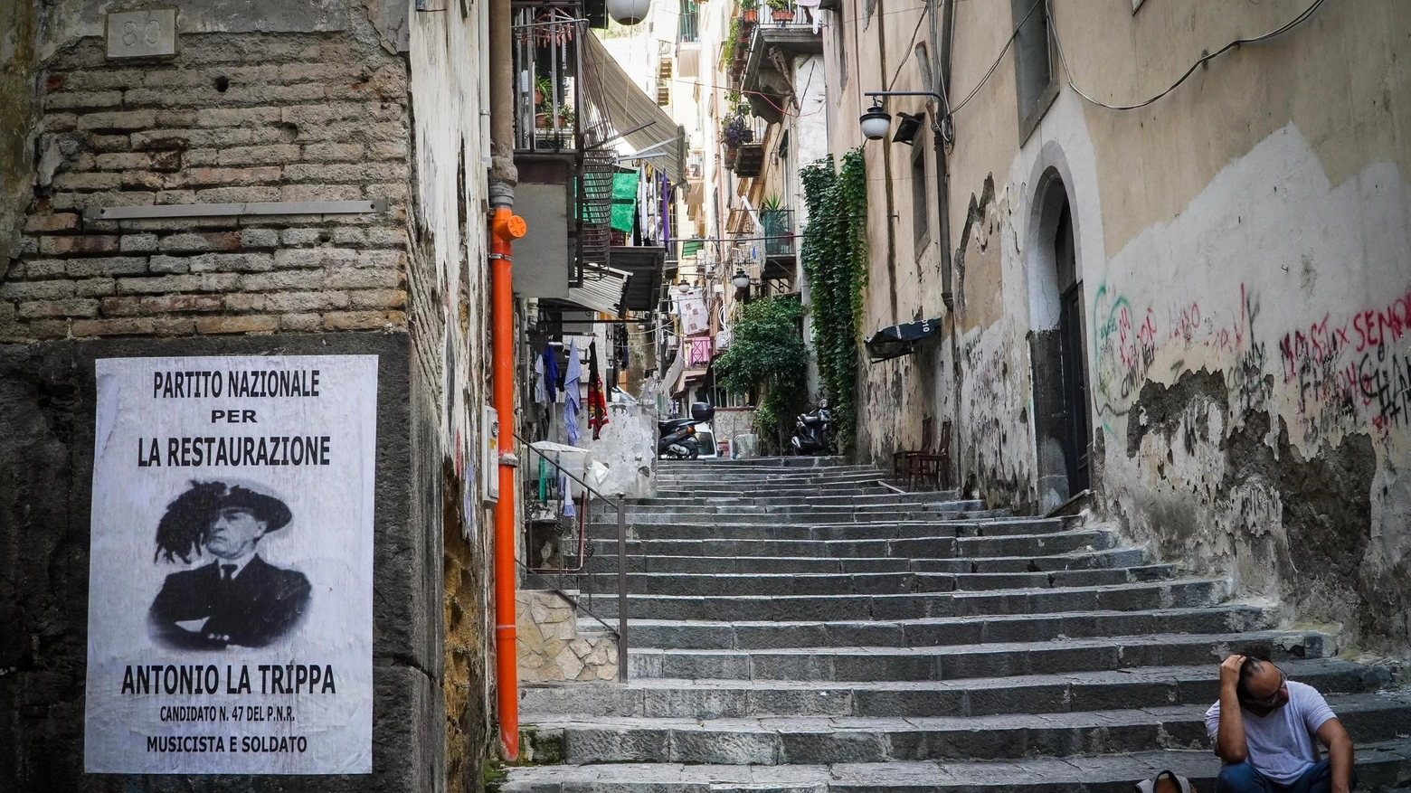 Una via nei Quartieri Spagnoli di Napoli