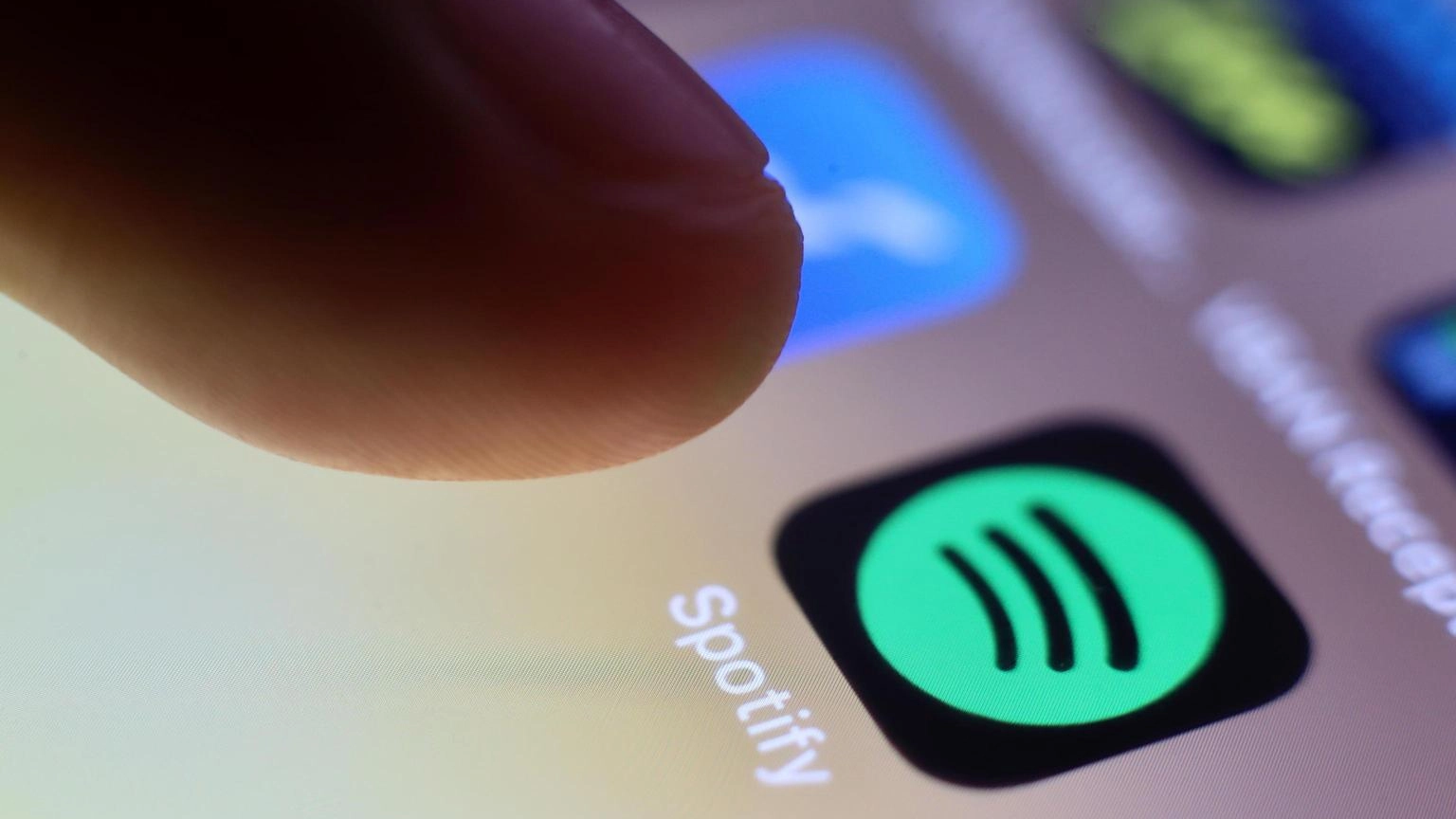 Spotify taglia del 17% i suoi dipendenti