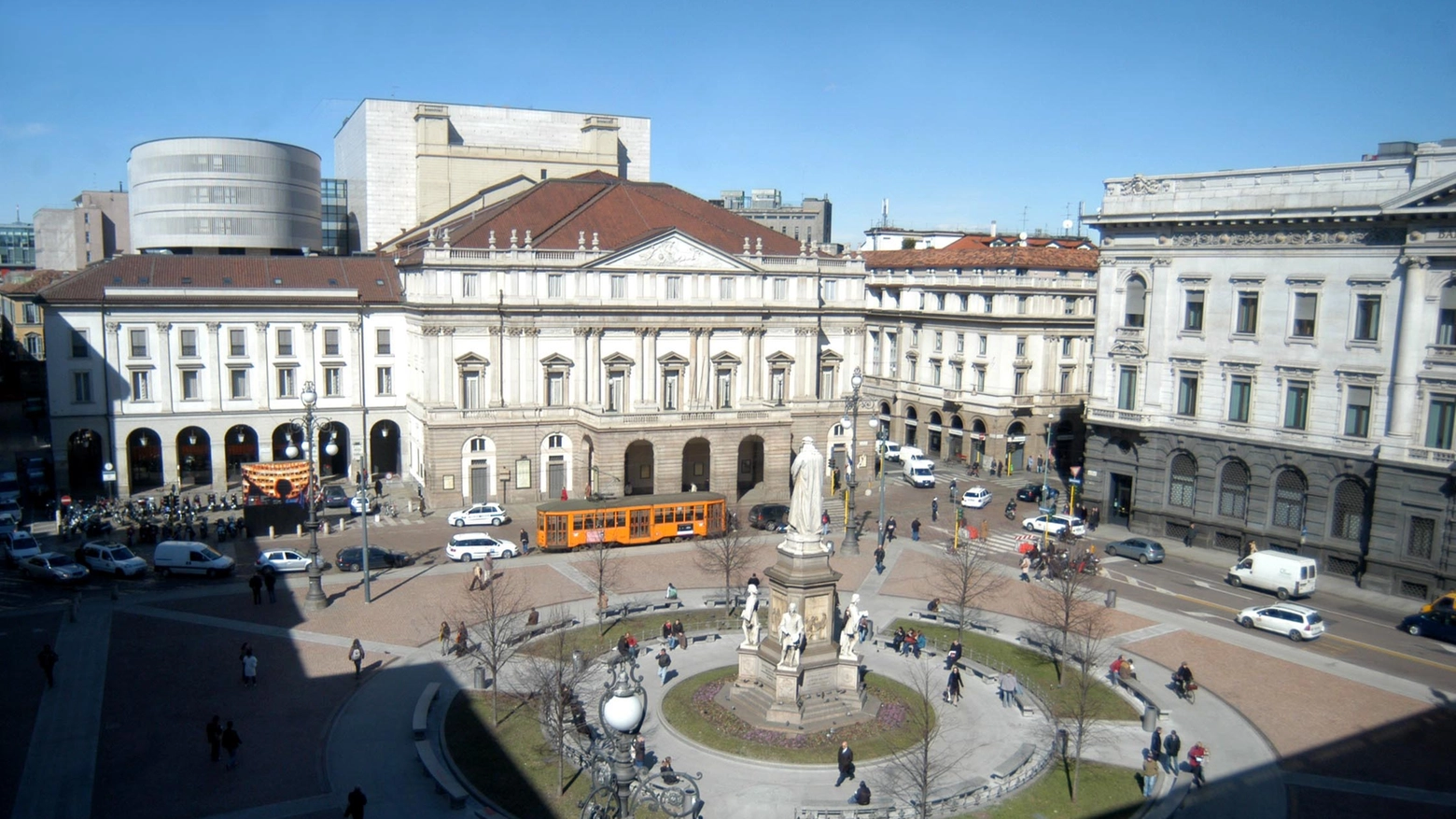 Piazza Scala  a Milano