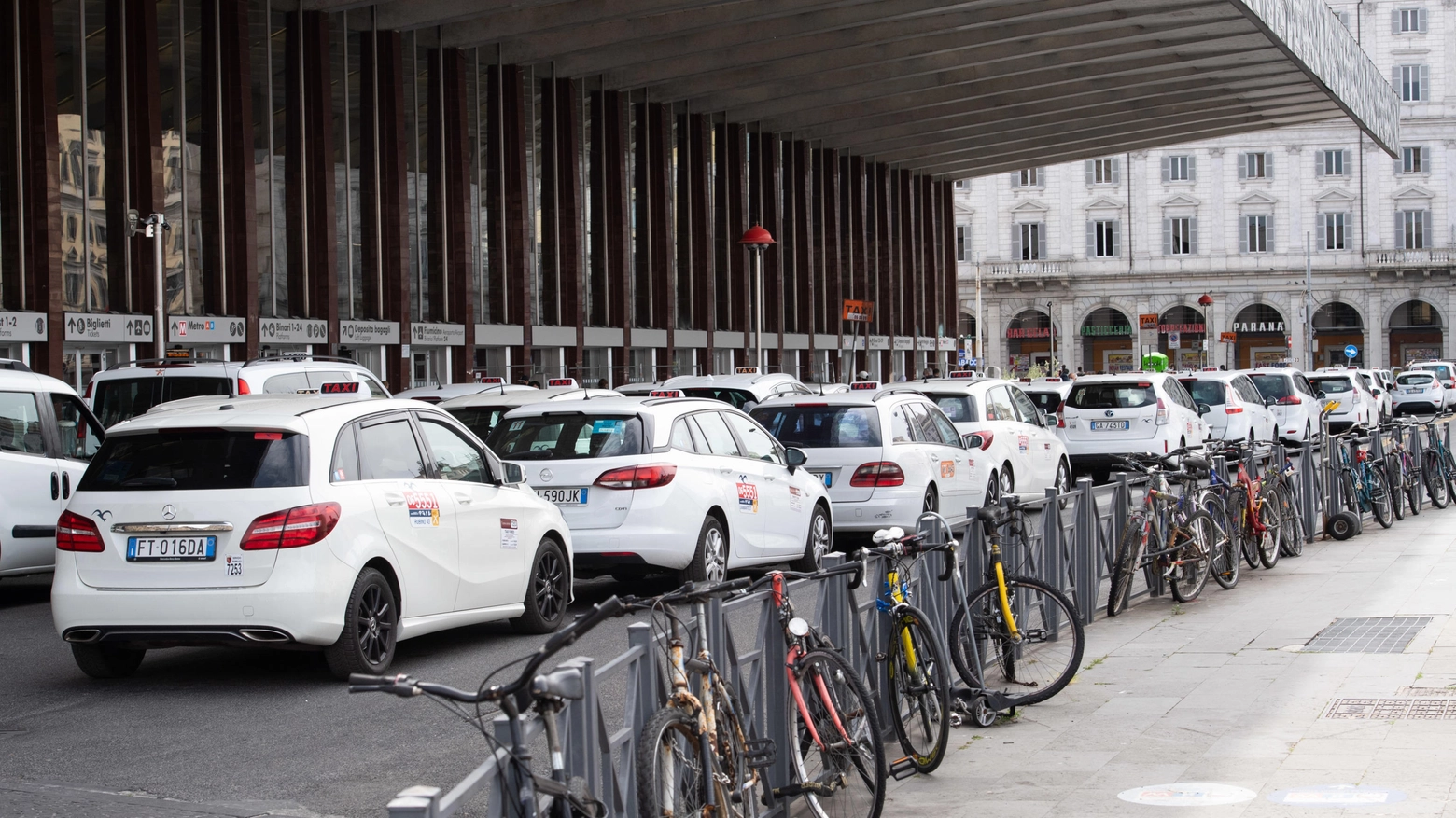 Roma, nuovo regolamento per Taxi e Ncc nella Capitale per tariffe e licenze