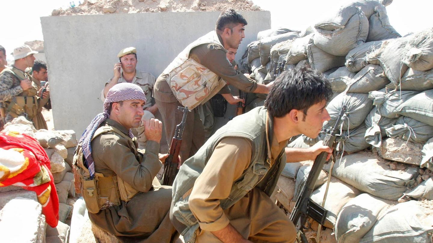 I peshmerga curdi si preparano a difendere Kobane (Reuters)