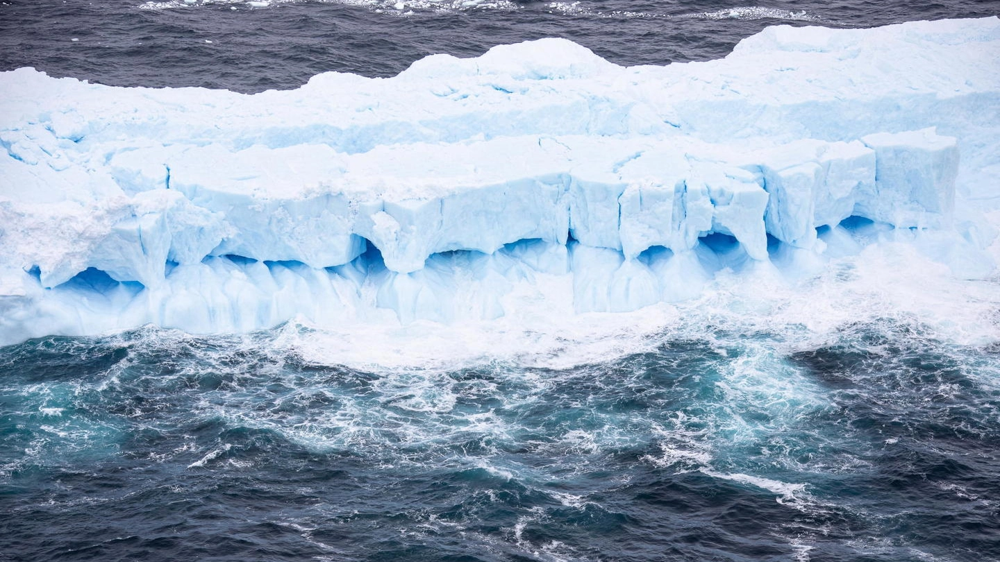 Una parte dell'iceberg A68 (Ansa)