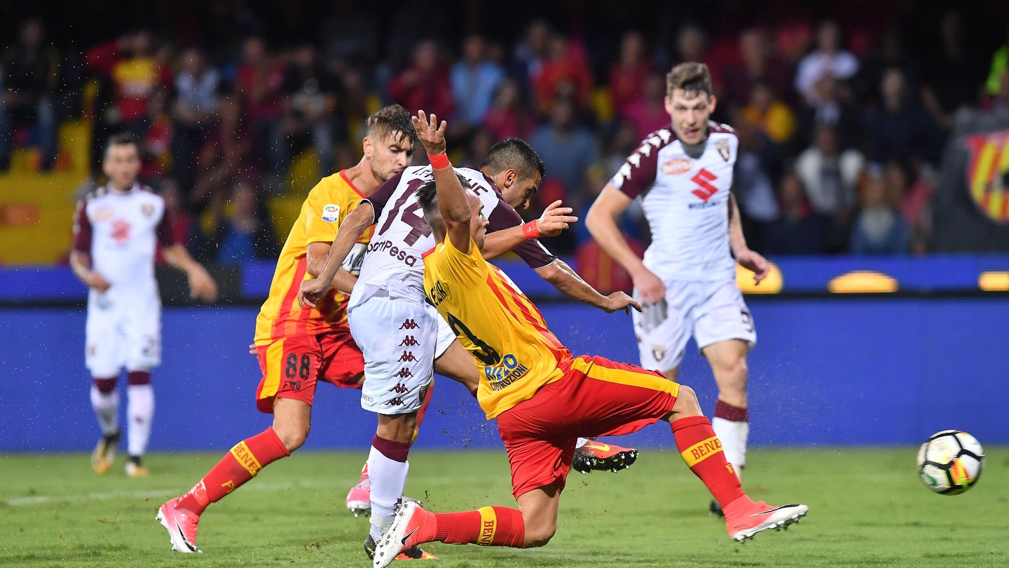 Benevento-Torino, il gol di Iago Falque (Lapresse)