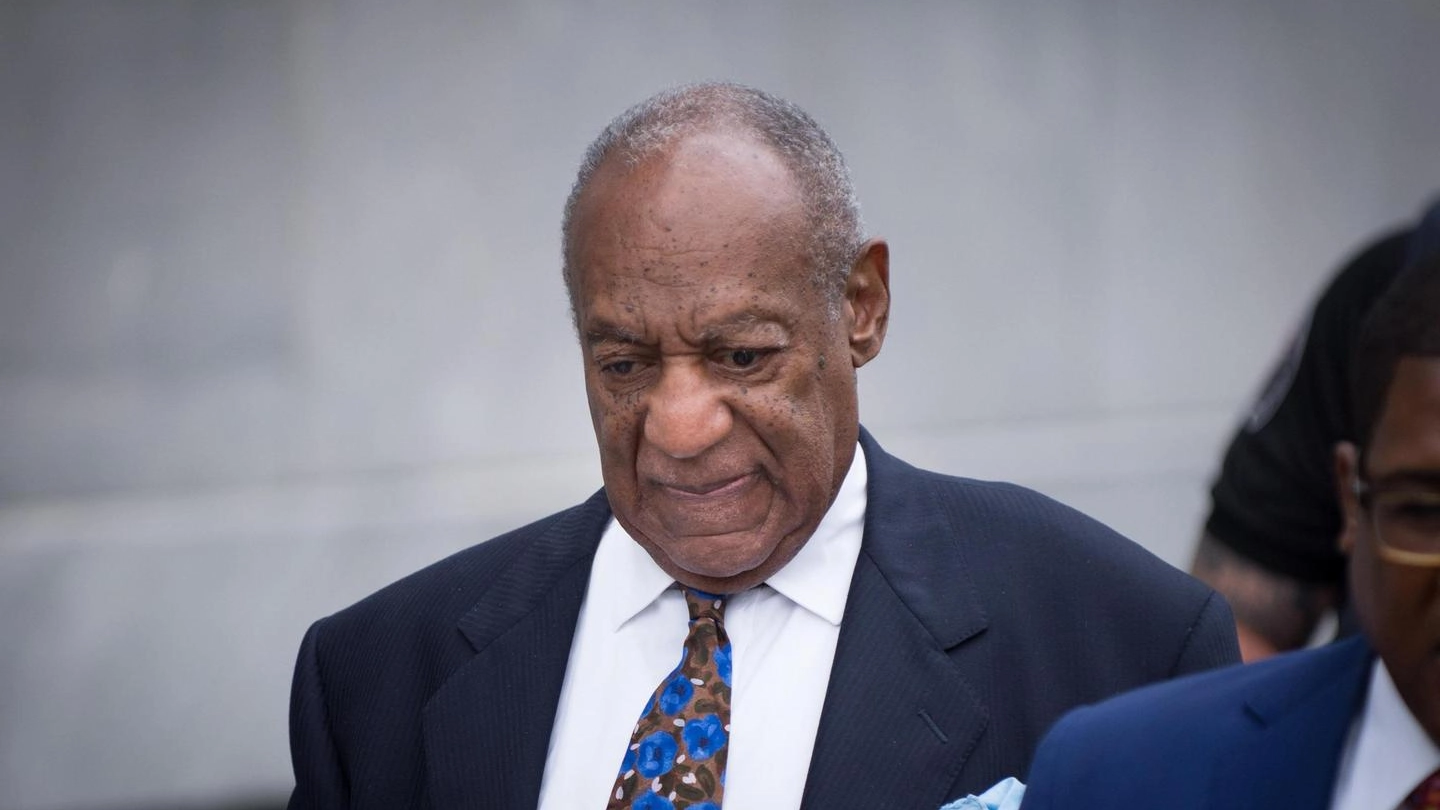 Bill Cosby, rischia 10 anni di carcere per aggressione sessuale (Ansa)
