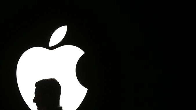 Apple: domani Ue decide multa evasione