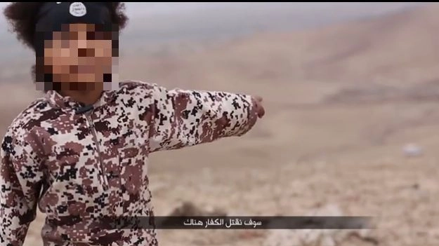 Il piccolo jihadista apparso nel video dell'Isis (da youtube)