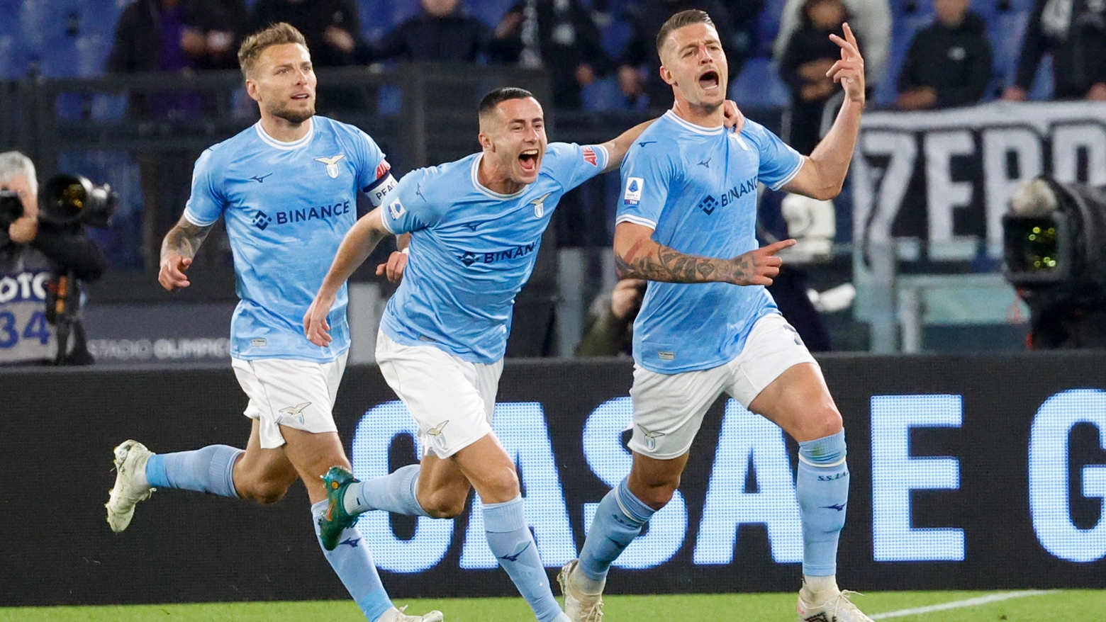 Sergej Milinkovic-Savic festeggia il gol contro la Juventus