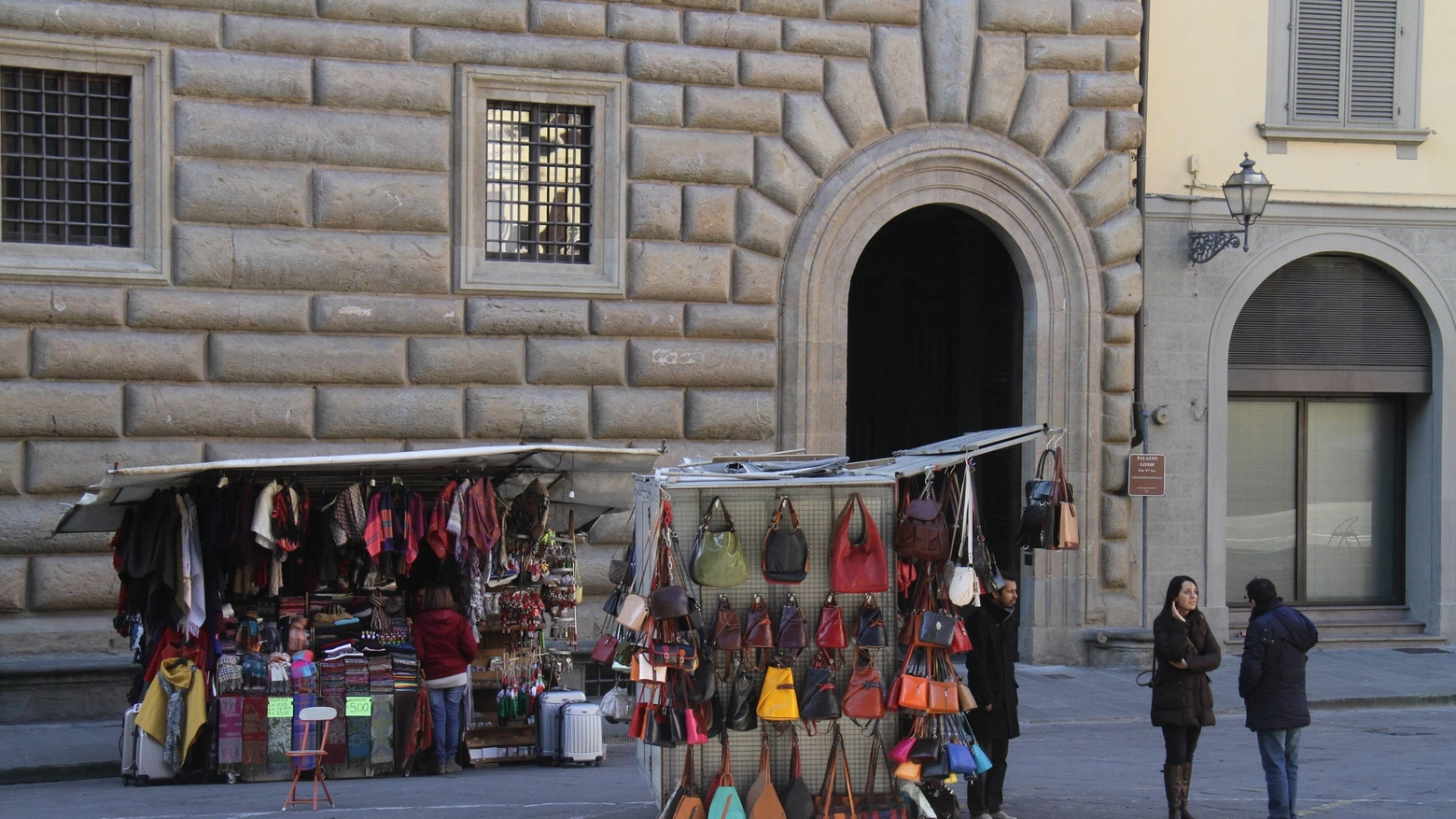 I banchi di piazza San Firenze (New Press Photo)