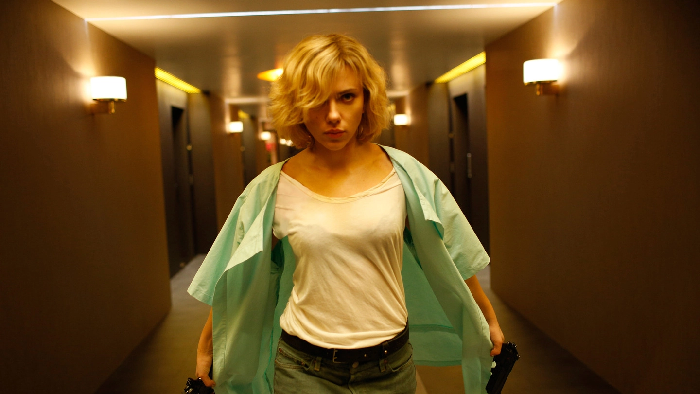 Scarlett Johansson in una scena del film 'Lucy' (Ap)
