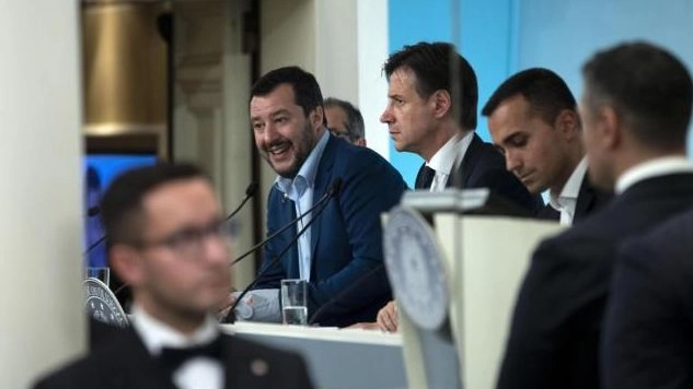 Def 2019, il premier Conte con Salvini e Di Maio