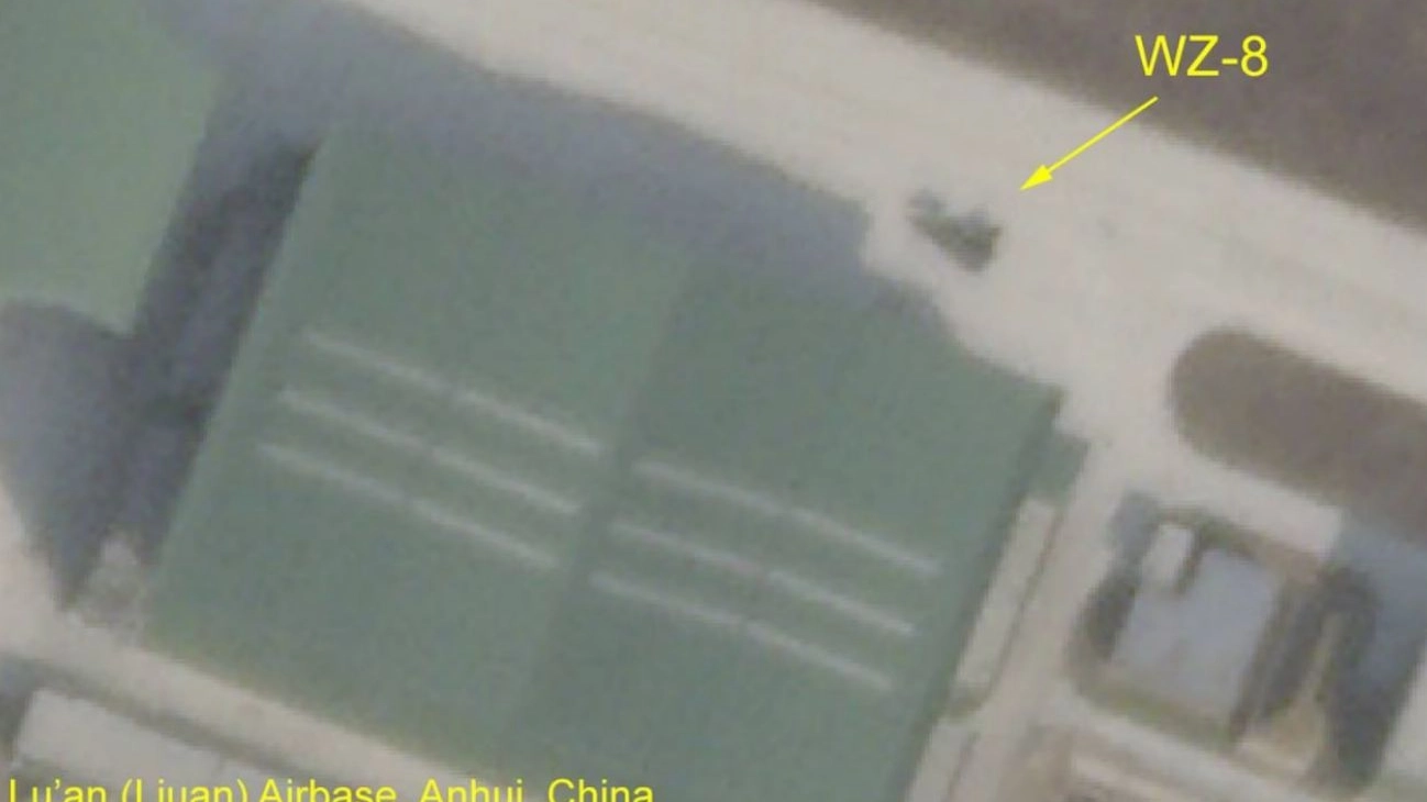 Il satellite ha ripreso il drone WZ-8 nella base cinese di Luan