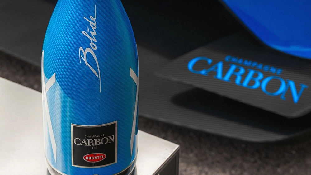 Lo champagne EB.03 che celebra la Bugatti Bolide
