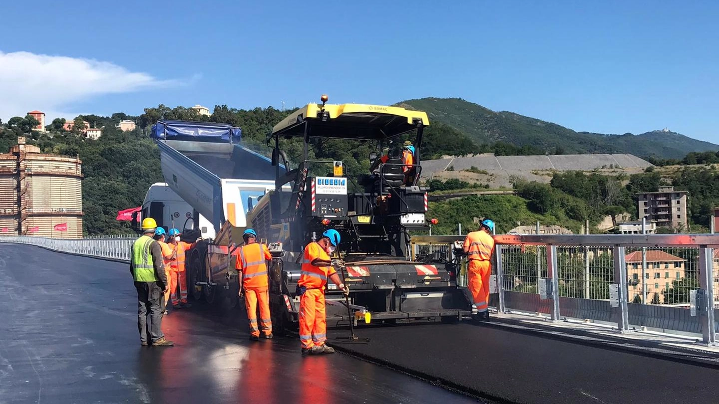 Autostrade, lavori sul nuovo ponte di Genova (Dire)