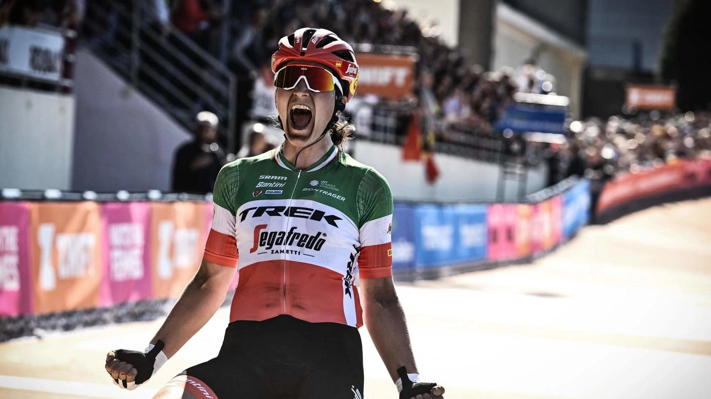 Elisa Longo Borghini vince la Parigi Roubaix (Ansa)