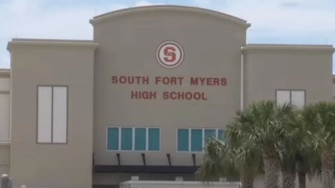  South Fort Myers High School di Lee County, in Florida (da youtube)