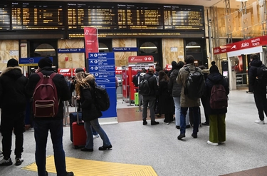 Sciopero dei treni, disagi e ritardi in stazione a Bologna