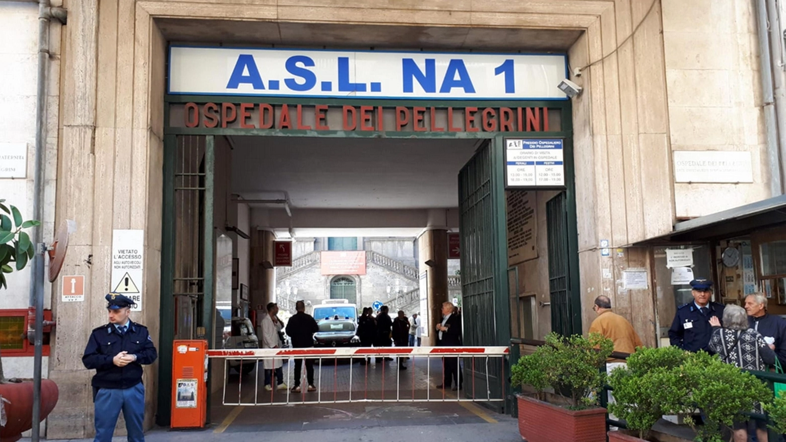 Napoli, tentativo di rapina al centro storico: 53enne al Pronto soccorso