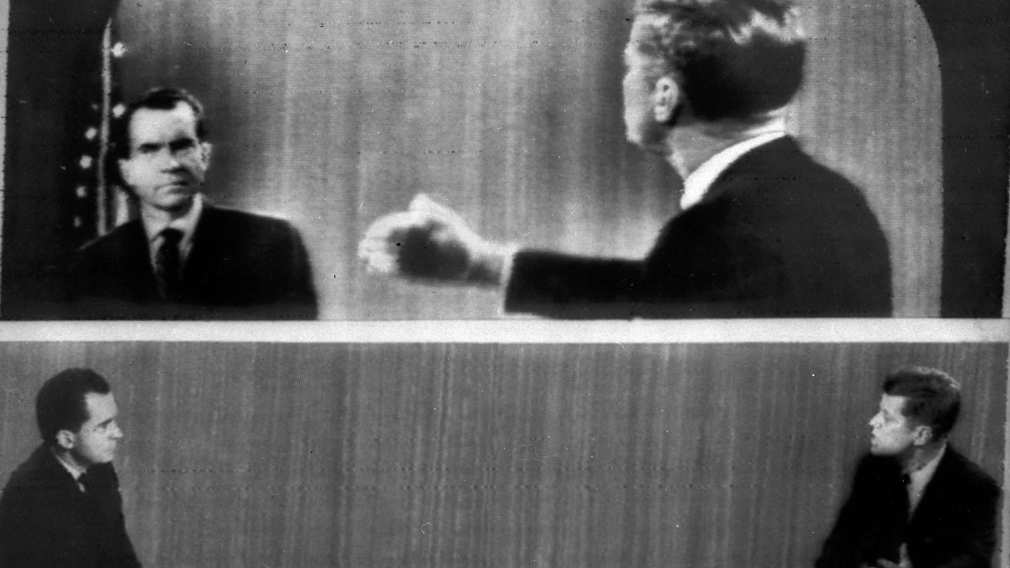 Il primo faccia a faccia in tv: Kennedy vs Nixon, nel 1960 (Ansa)