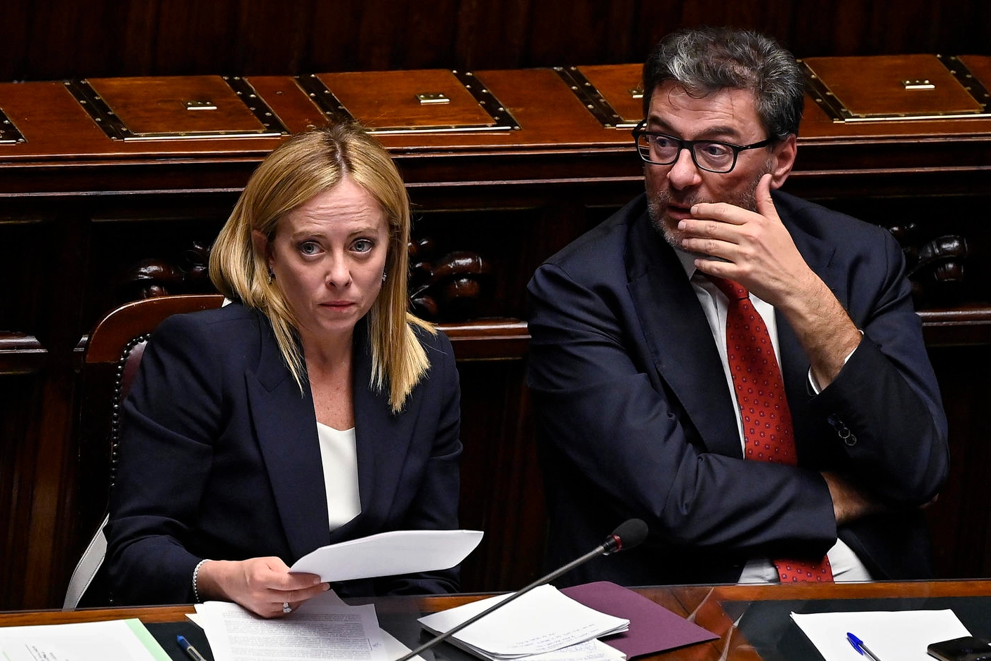 La premier Giorgia Meloni e il ministro Giancarlo Giorgetti (Ansa)