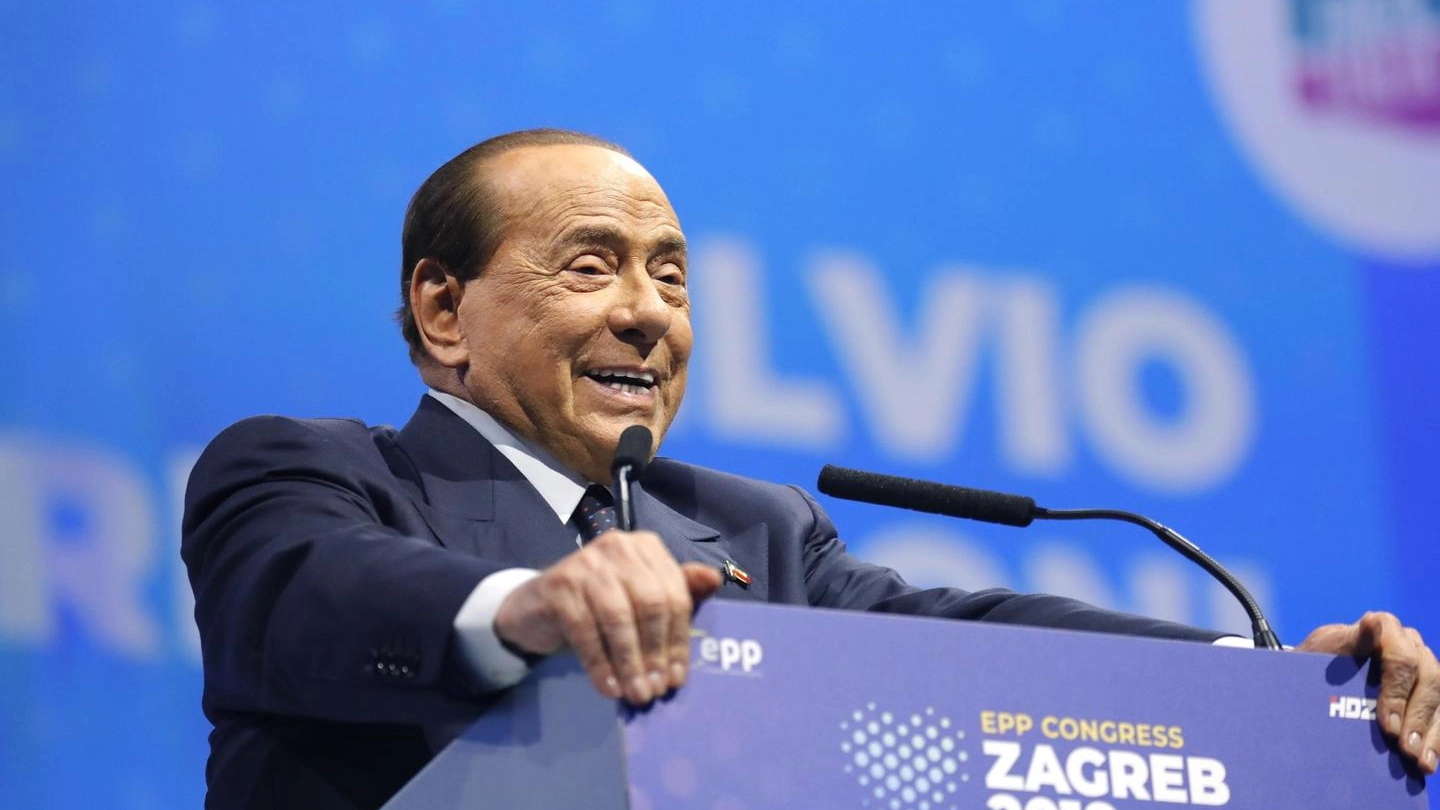 L'intervento di Berlusconi al congresso Ppe di Zagabria (Ansa)