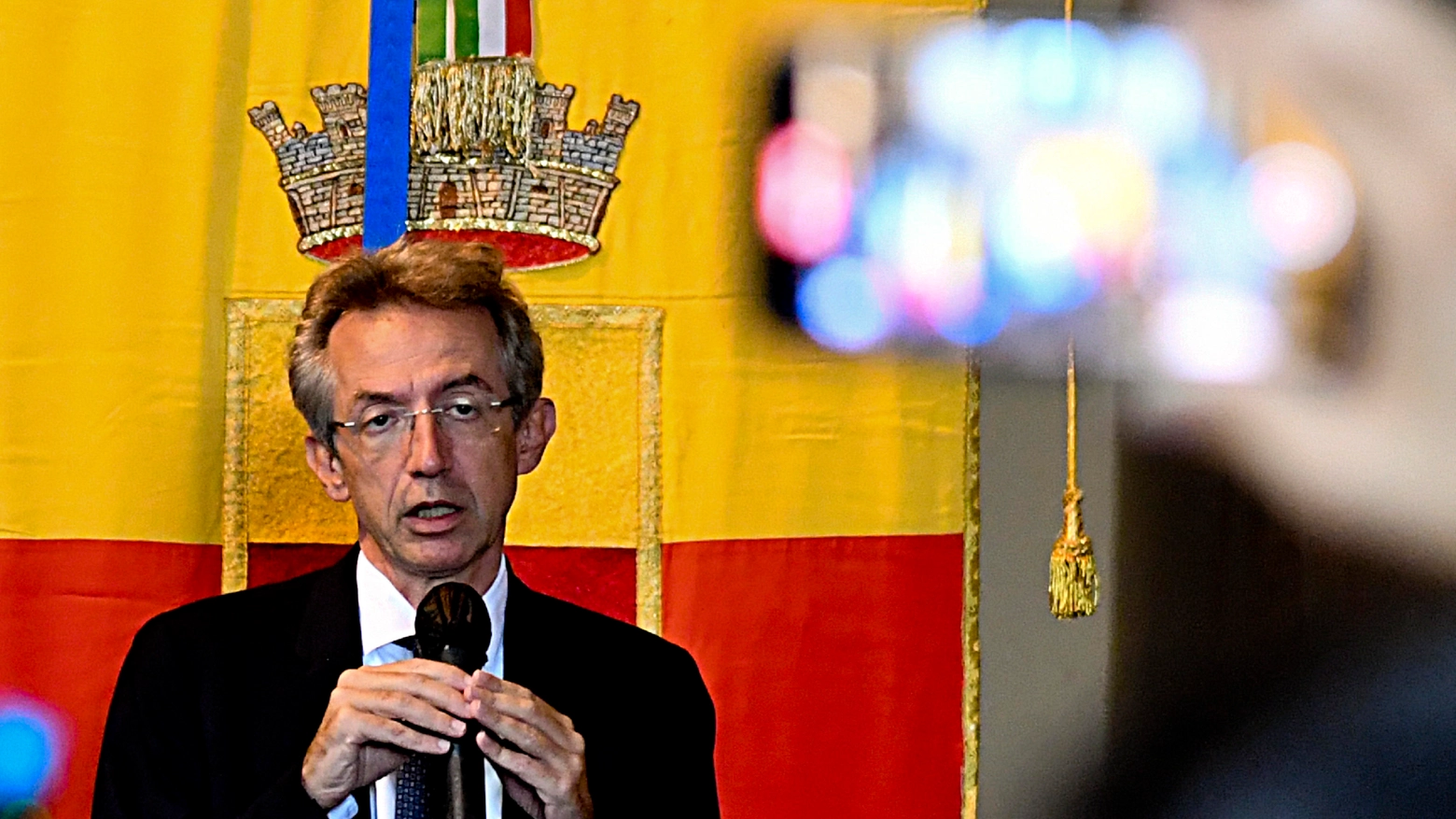 Gaetano Manfredi primo discorso come sindaco a palazzo San Giacomo