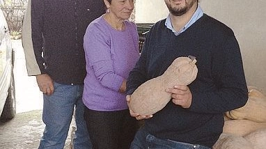 Bondeno, il consigliere del Carroccio Alan Fabbri con i genitori