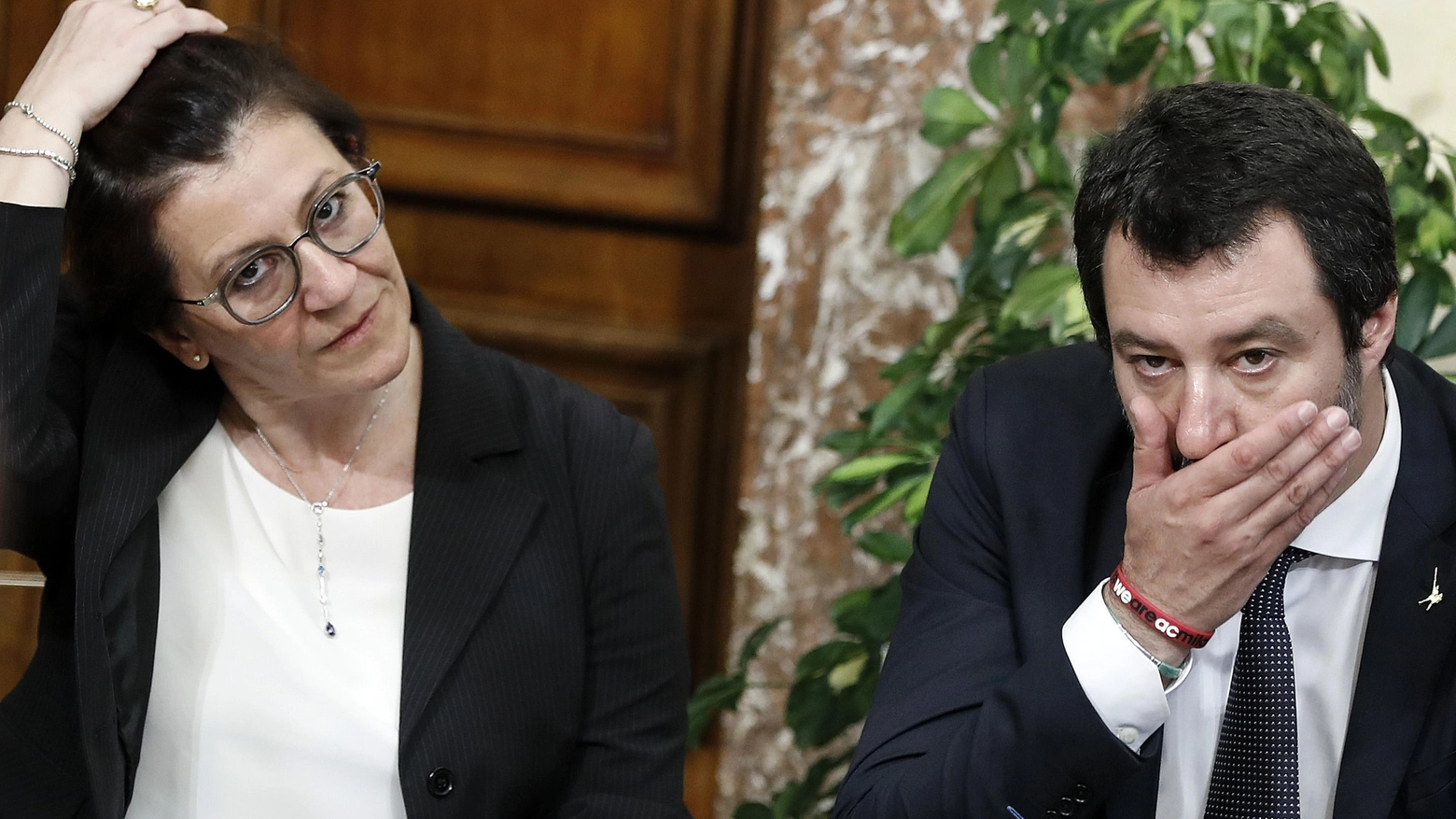 Elisabetta Trenta, ministra della Difesa, e Matteo Salvini, ministro dell'Interno (Ansa)