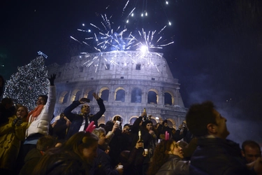 Capodanno sicuro a Roma: fontane transennate, proibiti i botti e quasi 2.000 agenti in servizio. Al concertone del Circo Massimo vietate le bottiglie